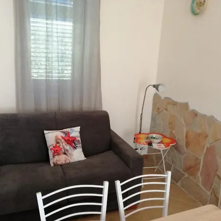 Casa vacanze Beach The House With Green Lawns *