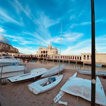 Beach The House With Green Lawns Mondello